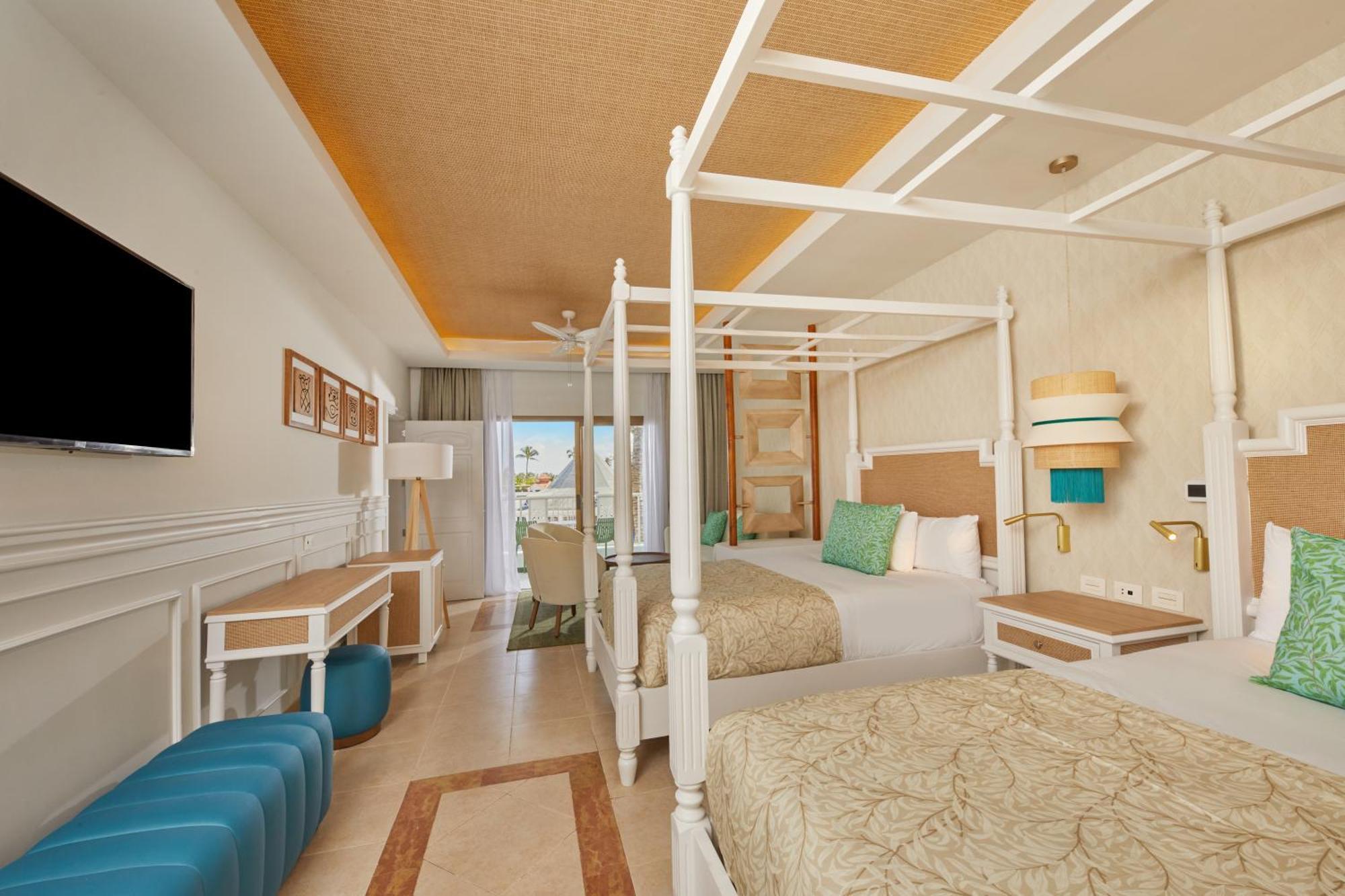 2 Double Beds Deluxe Junior Suite SGL