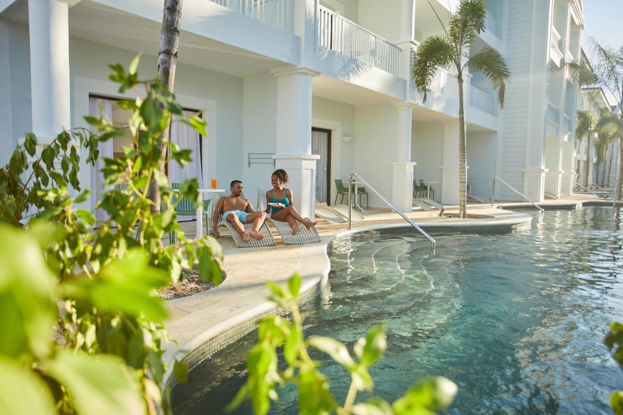 2 Double Beds Swim Up Premium Junior Suite SGL